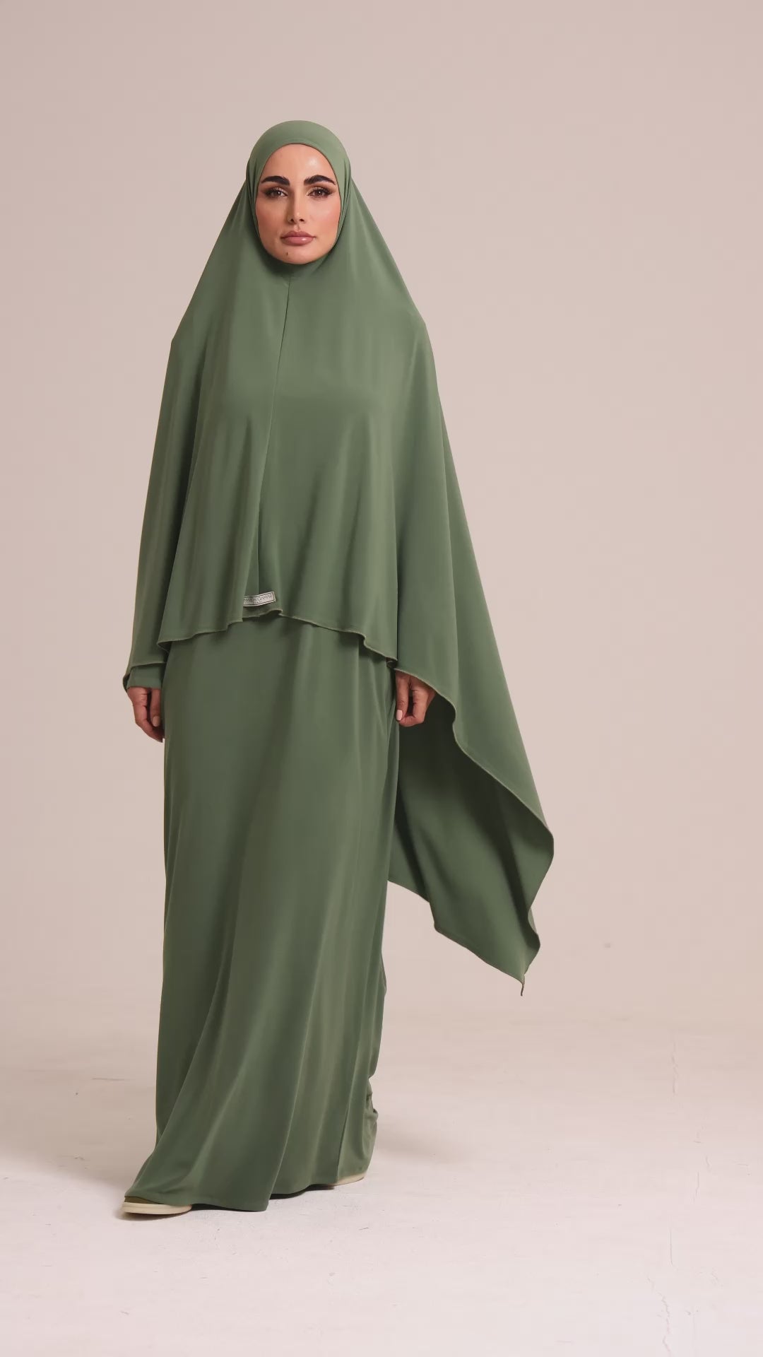 Khimaar Set Green by Maison Qamari